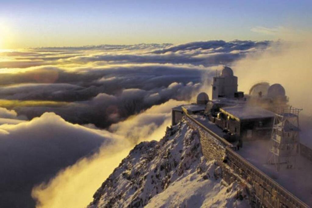 Le Petit St-Jean Lägenhet Bagnères-de-Bigorre Exteriör bild